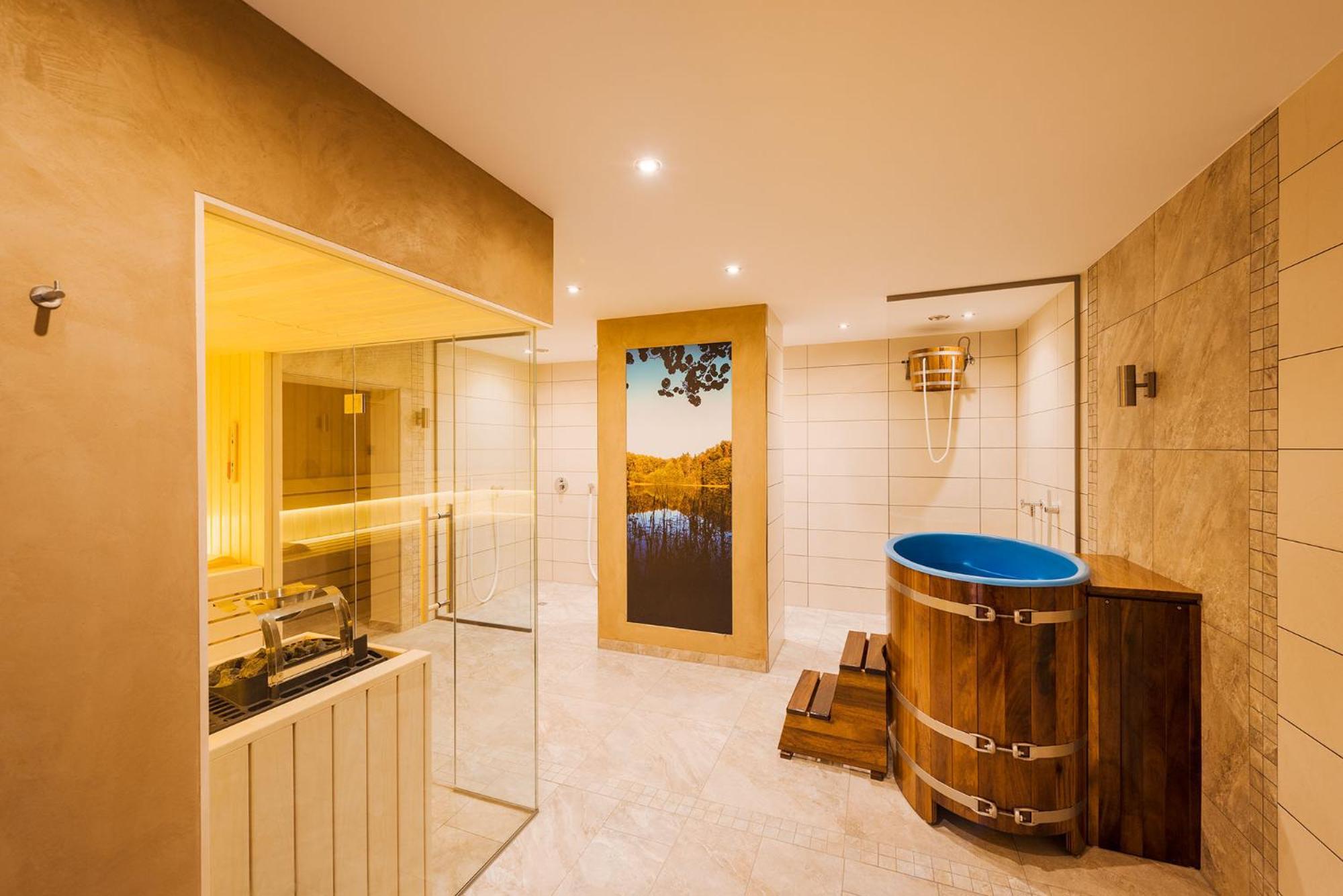 Hotel Reindahls Wilkendorf Bagian luar foto