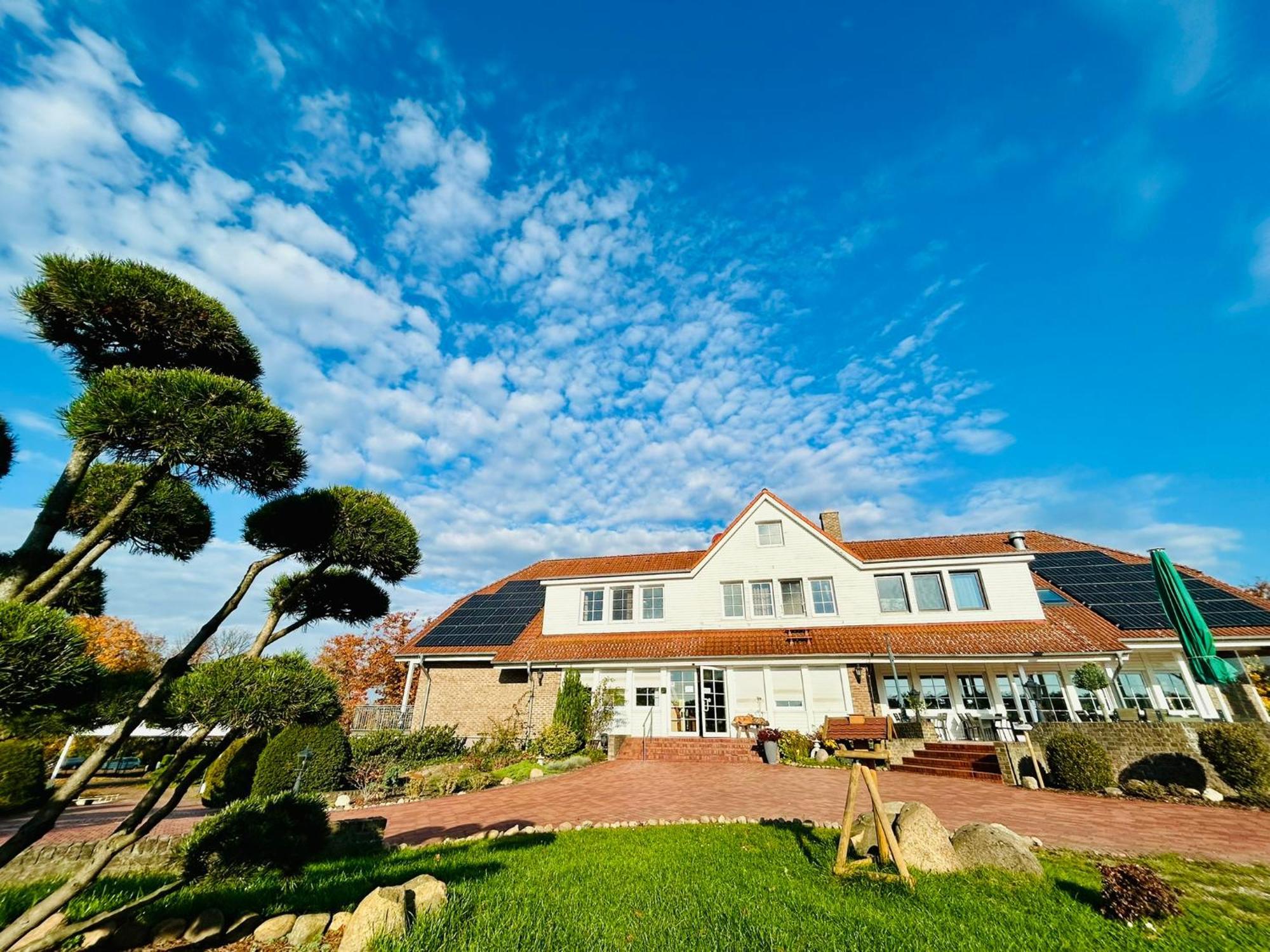 Hotel Reindahls Wilkendorf Bagian luar foto